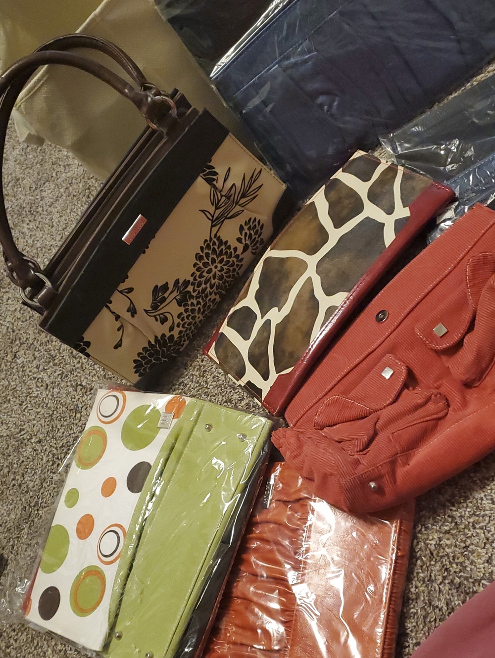 Miche Purse With Interchangeable Covers. Entire Collection